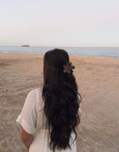 Load image into Gallery viewer, Posie Claw