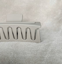 Load image into Gallery viewer, XL mega everyday claw