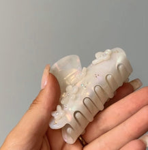 Load image into Gallery viewer, Fairy Land Clip in Pixie White