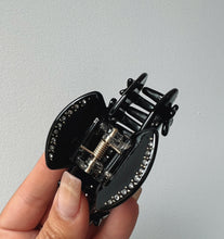 Load image into Gallery viewer, Fairy Land Clip in Black