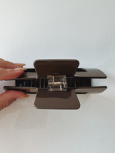 Load image into Gallery viewer, XXL CLAW BROWN