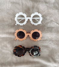 Load image into Gallery viewer, Flower Girl Sunglasses
