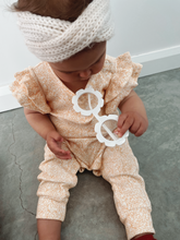 Load image into Gallery viewer, Flower Girl Sunglasses
