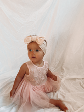 Load image into Gallery viewer, Baby Knot Bow

