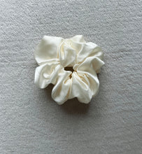 Load image into Gallery viewer, Oversized Scrunchies
