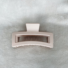 Load image into Gallery viewer, MEGA Everyday Claw Muted Pink
